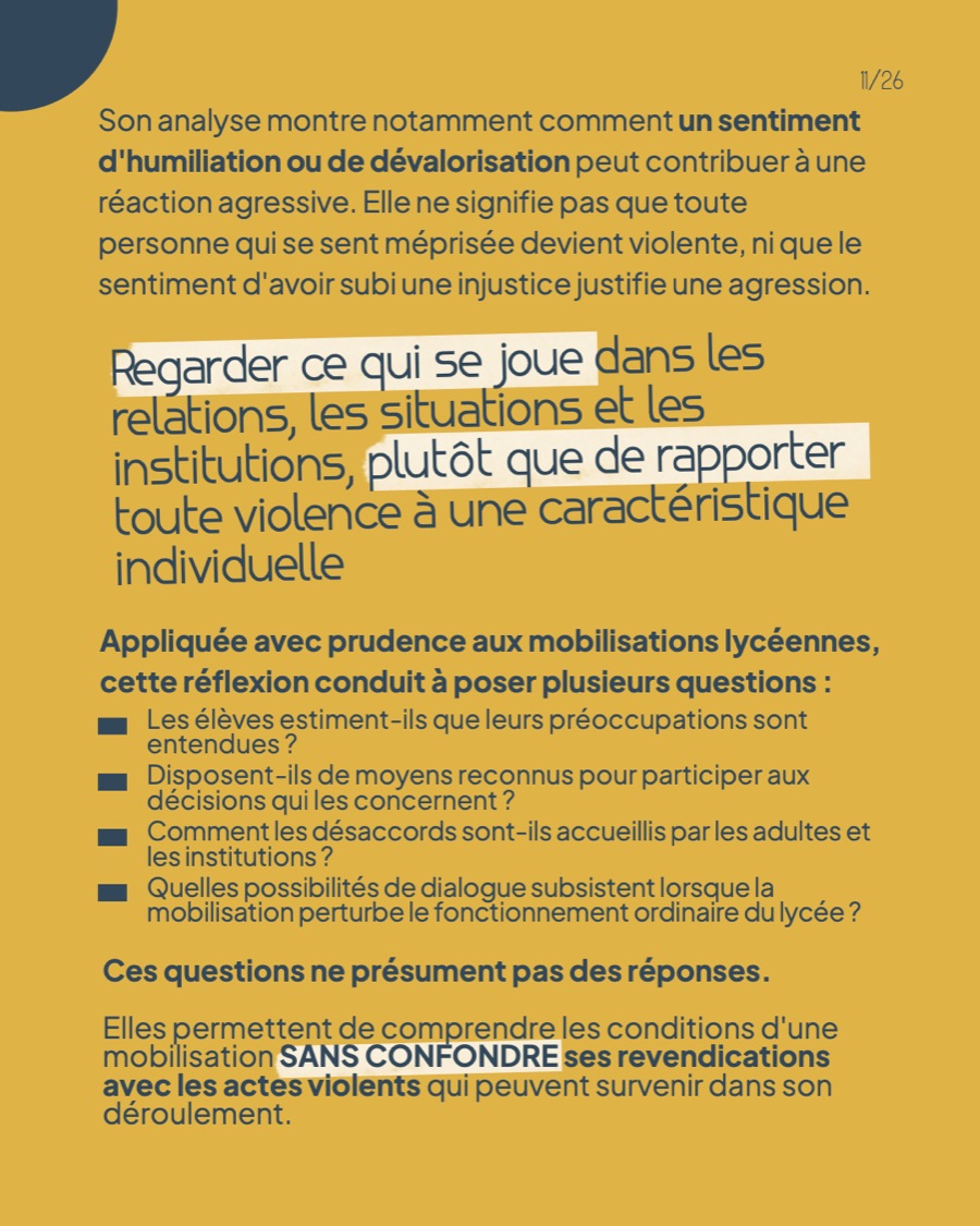 Regarder ce qui se joue dans les relations, les situations et les institutions